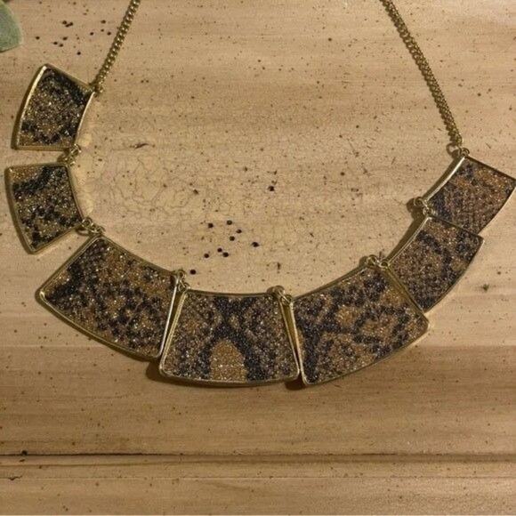 Macy's Gold Tone Necklace Metal Leopard Print Wild Geometric Collar - Picture 8 of 8